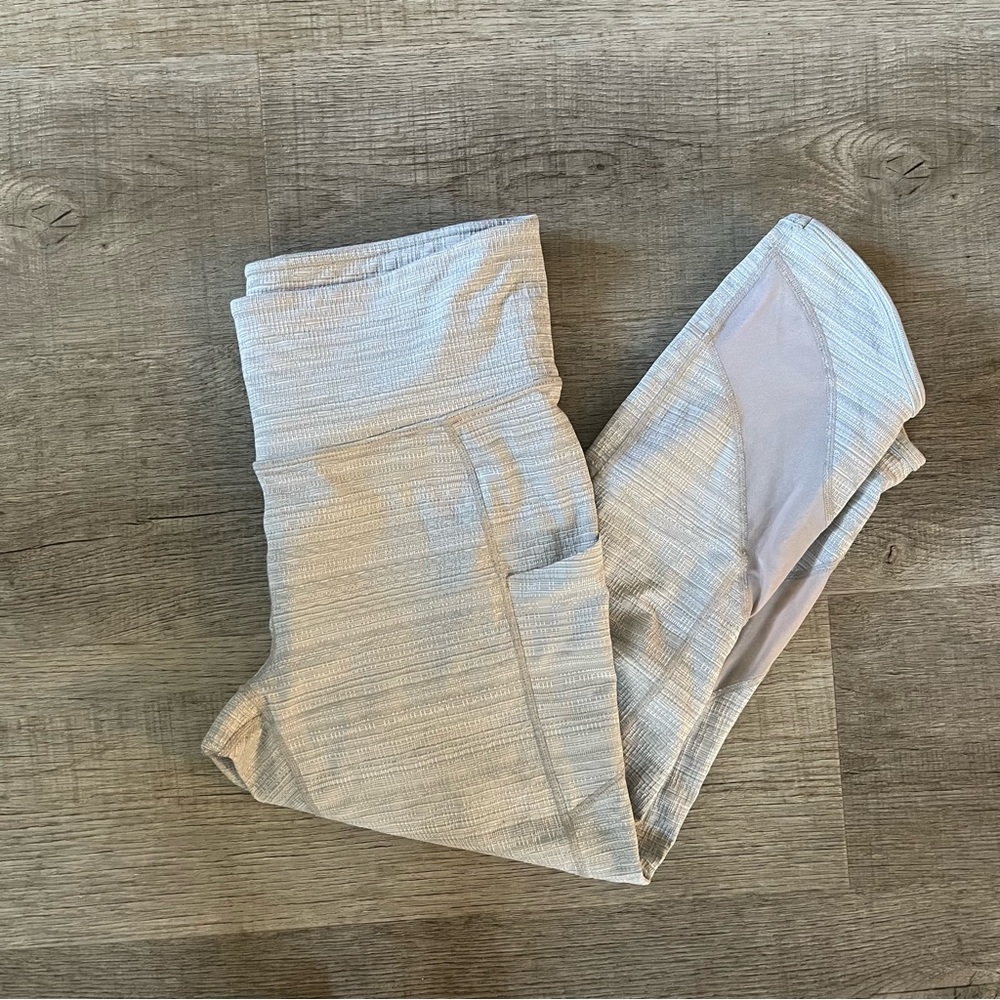 Athleta Salutation Stash Pocket Cropped Legging with Mesh Backing White/Gray MED